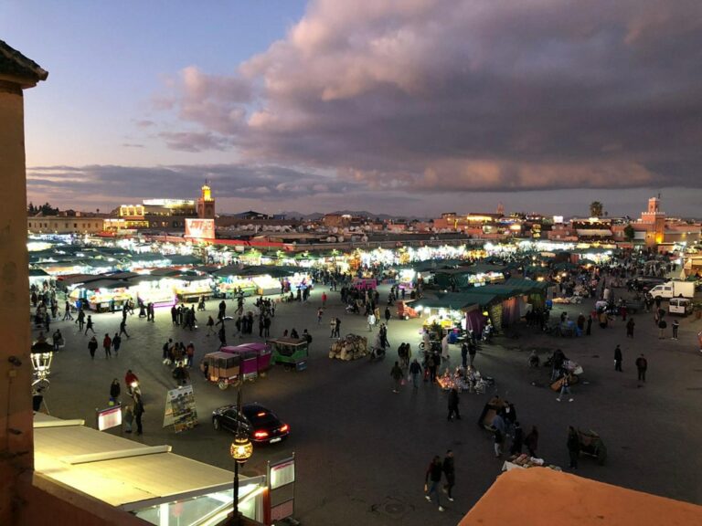 Visiter Place Jamaa El Fna, Marrakech, Maroc